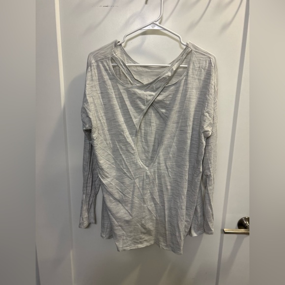 Lululemon Women’s Back Into It Long Sleeve - Picture 4 of 10